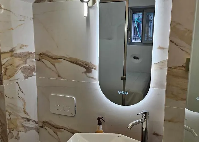 Aristotelis Homes * קטאפולה